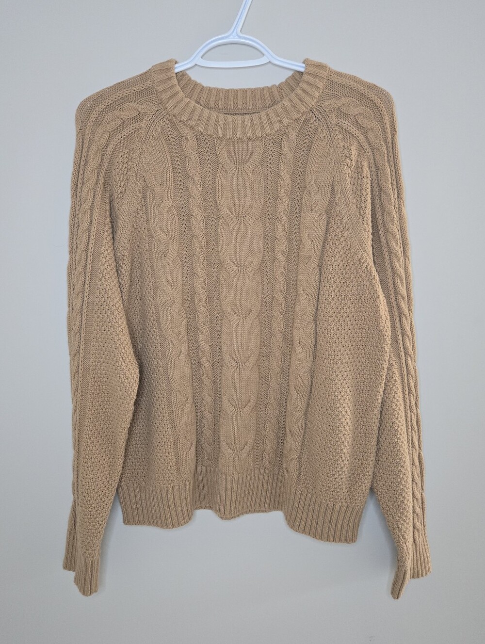GAP Tan/Camel Cable Knit Long Sleeve Crew Neck Sweater (Medium)